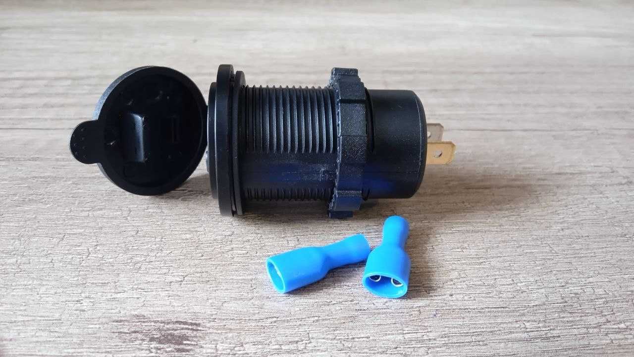 Автомобільний врізний адаптер (розетка / зарядка авто) USB. Type-C 65W