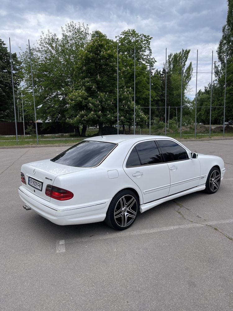 Mercedes E 210 AMG.ОБМЕН