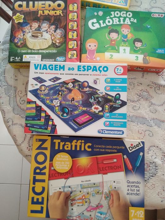 Lote 14 jogos infantis venda em conjunto 15€