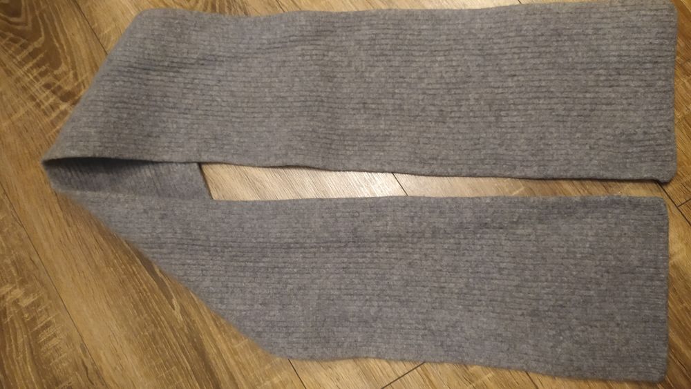 Szalik szary United Colors of Benetton Merino extra fine wełna merynos