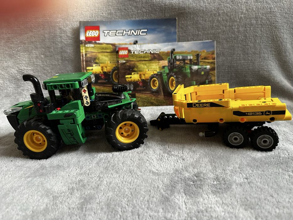 Конструктор LEGO Technic Трактор John Deere 9620R 4WD 42136
