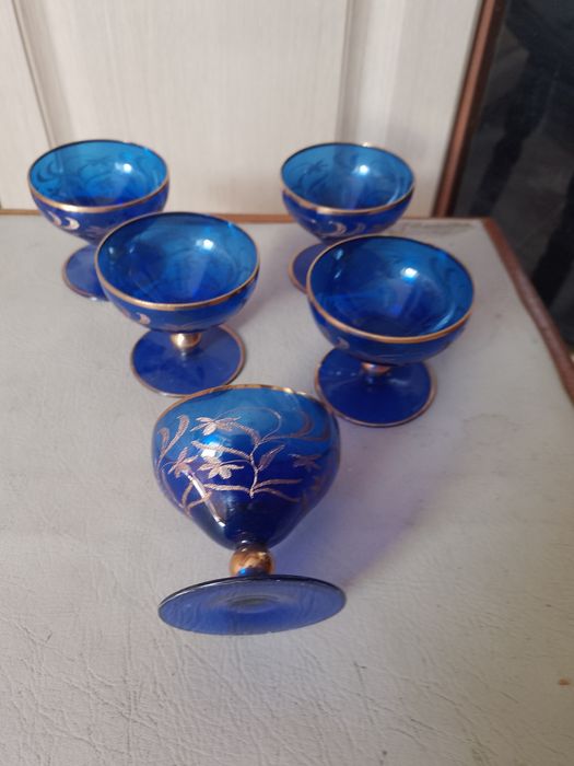 Вироби з кольорового скла