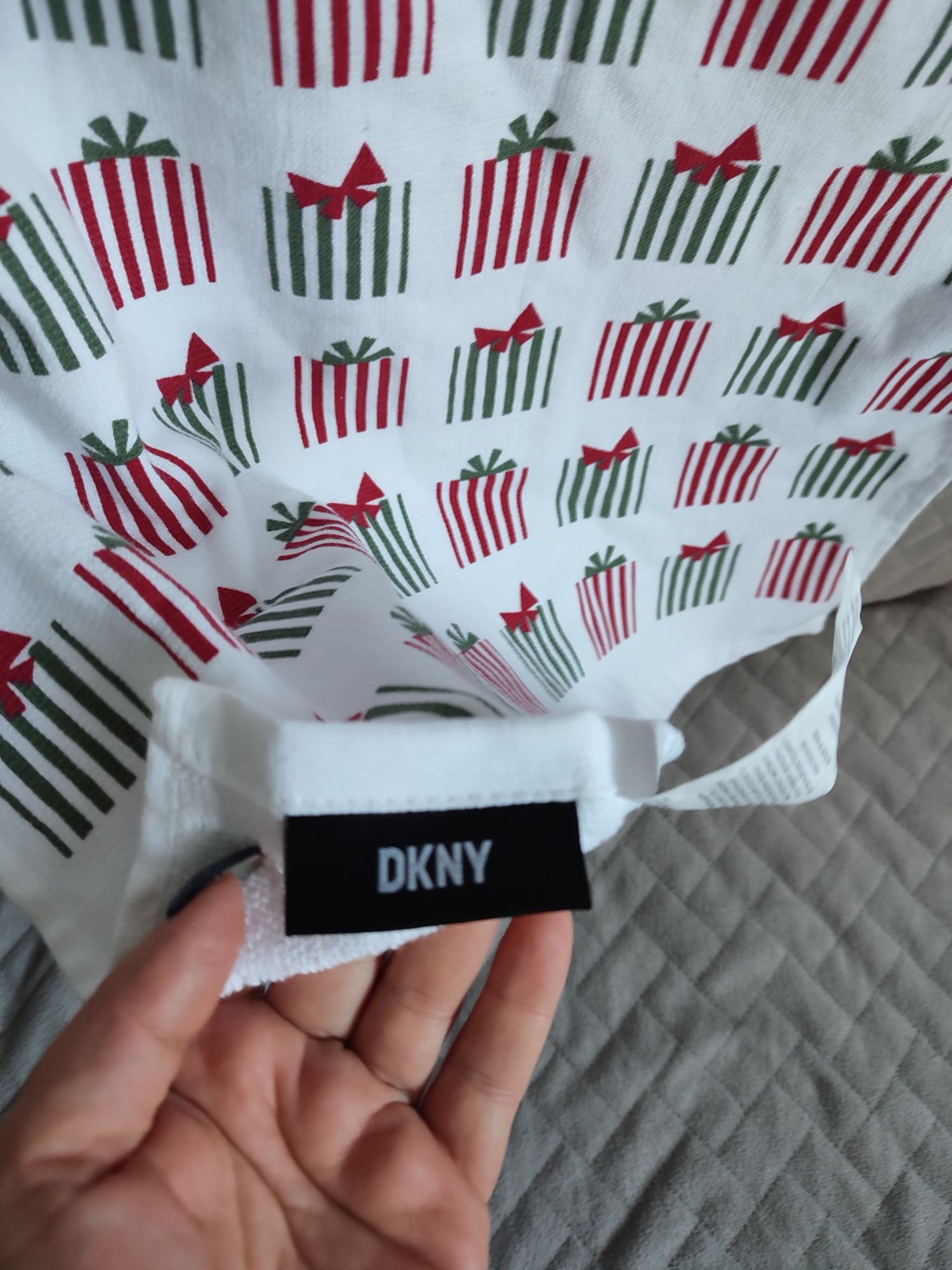 Ręcznik świąteczny DKNY