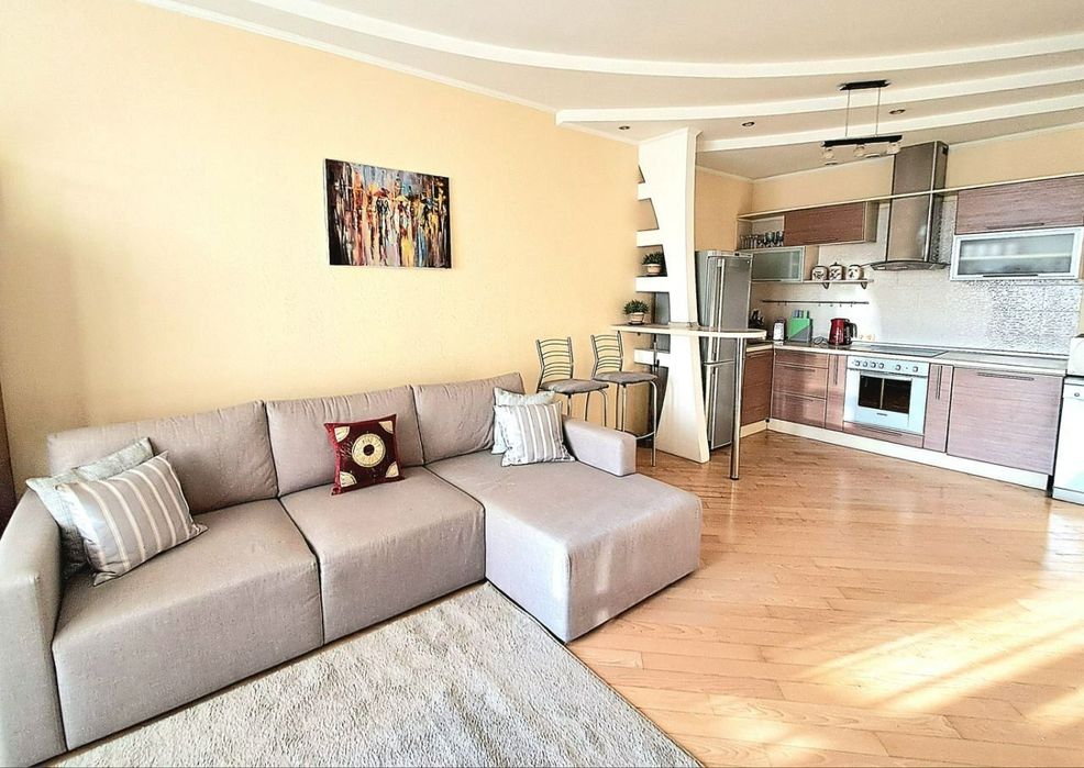 2-х кімнатна, центр, подобово, вул. Катеринича, квартиры посуточно