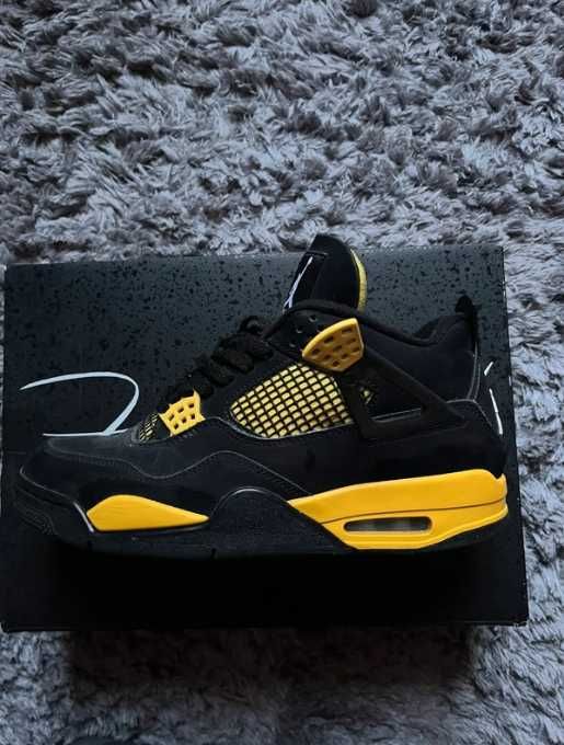nowy Jordan 4 Retro Thunder Moda rozmiar.40