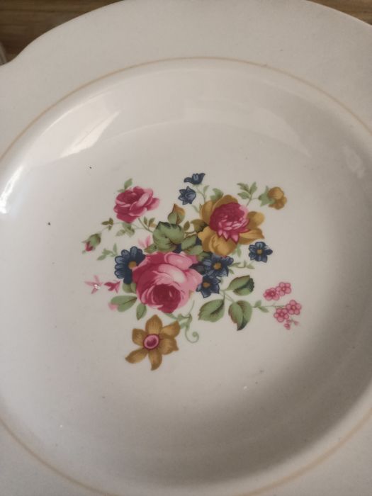 Тарелки глубокие.