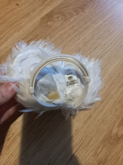 Nauszniki Adidas biale składane