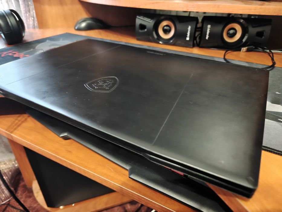 Ігровий ноутбук MSI Katana 17 B12V