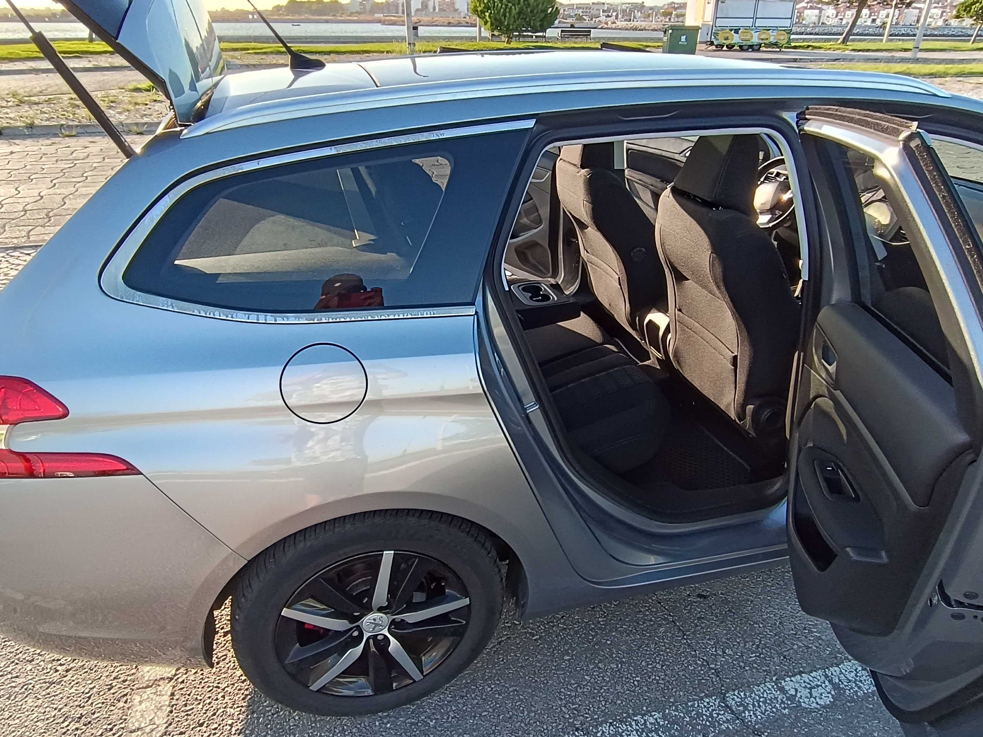 Peugeot 308 SW 1.6 BlueHDi | Carrinha Familiar | Teto Panorâmico Top