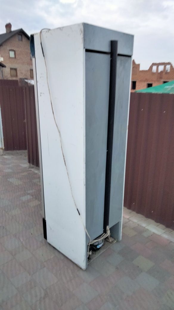Холодильник кафе магазин