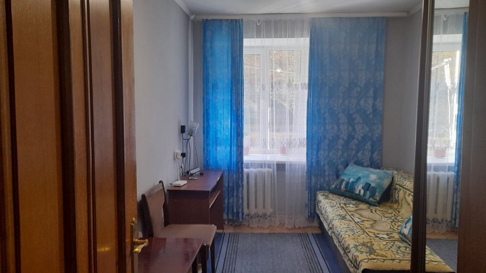 Кімната в двокімнатній квартирі