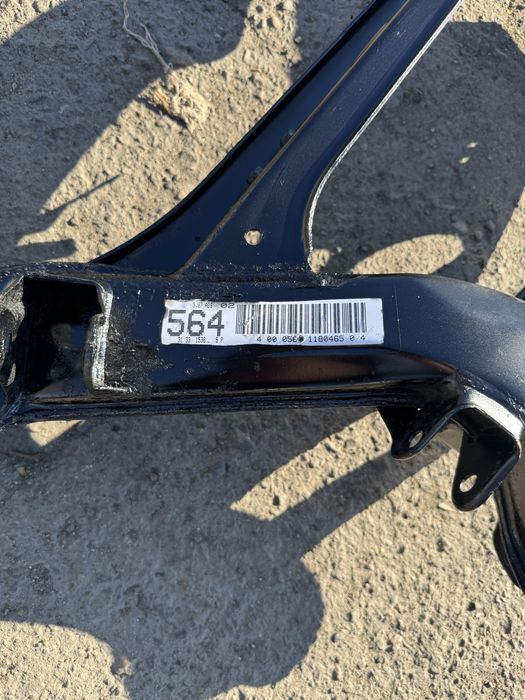 Подрамник задний Mercedes  w124 в хорошем состояние