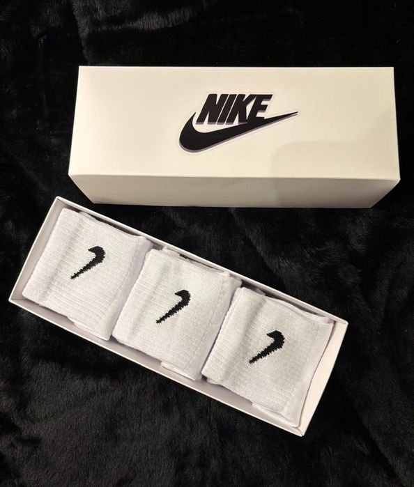 Skarpety Nike biały. Zestaw w pudełku 6szt. Rozmiar 39-42
