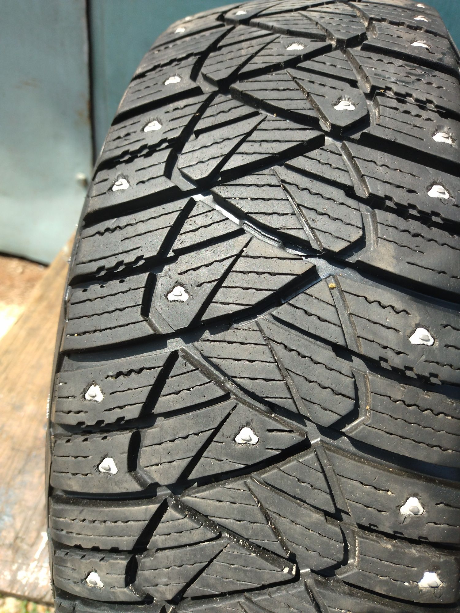 R 15 185 60 DUNLOP Ice Touch шип та диски 15 5 100 VAG