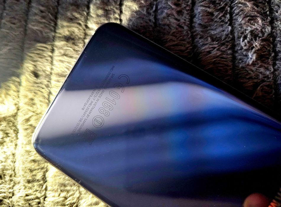 Продам смартфон Samsung GALAXY S8 компактный флагман