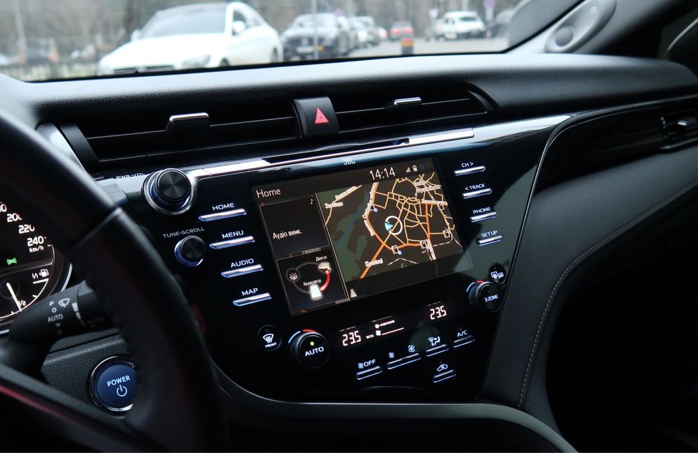 Toyota Camry 70, 2020 Гібрид Premium +