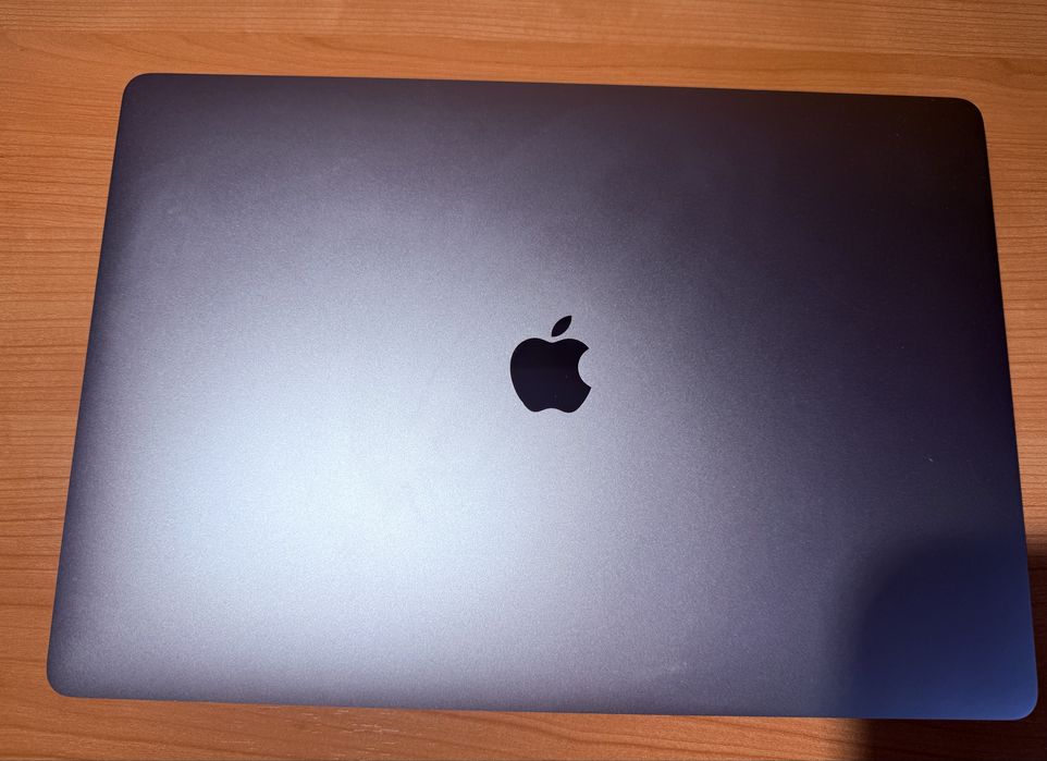 Macbook Pro 16,2