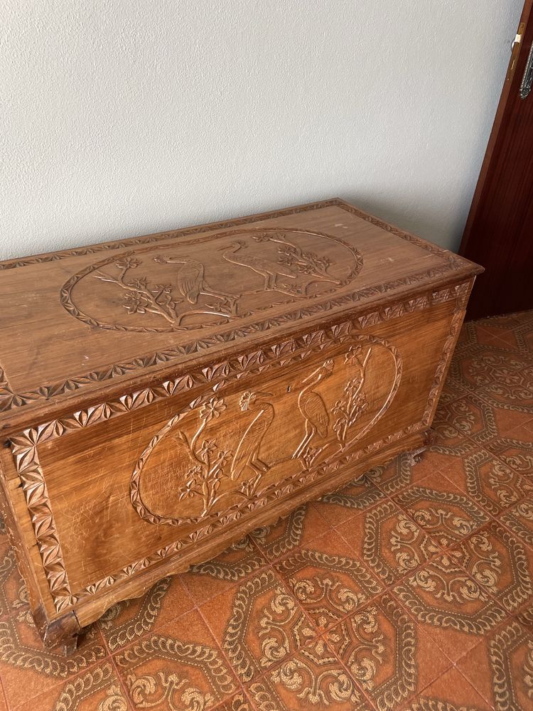 Arca em Madeira de Quarto