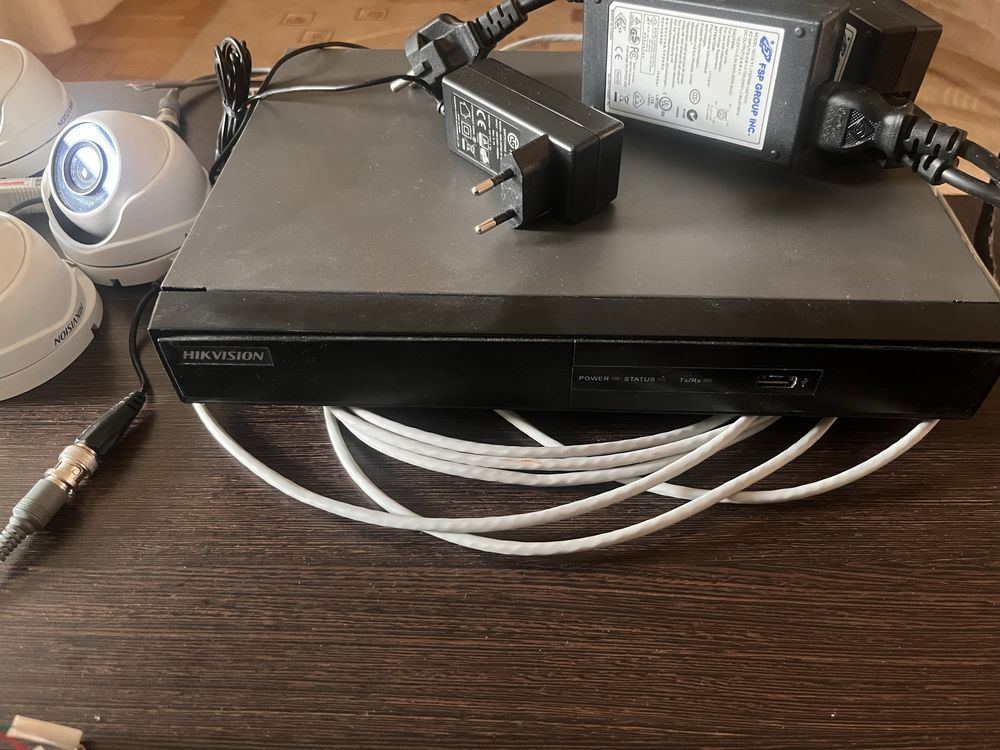 Hikvision 8 kamer plus rejestrator
