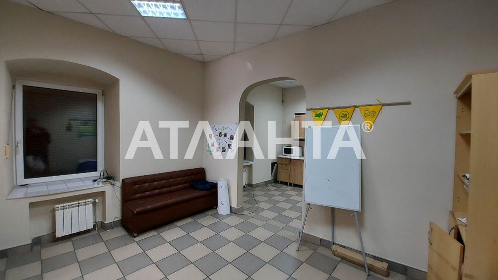 Магазин, офіс, аптека, салон, клініка -  110 м2 в Центрі