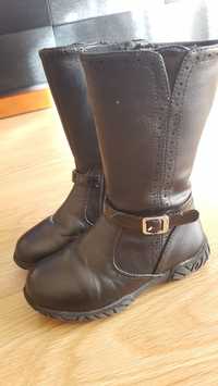 Botas pretas - menina