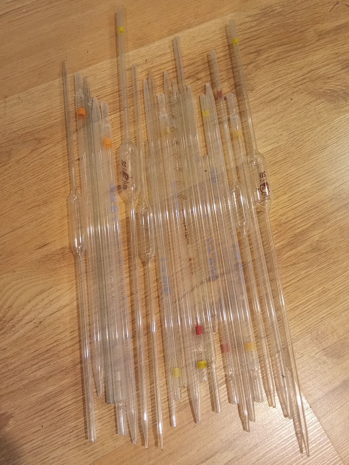 20 pipet szklanych 1-20 ml
