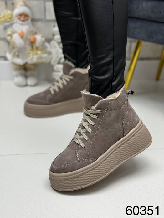 Жіночі шкіряні зимові черевики в кольорах