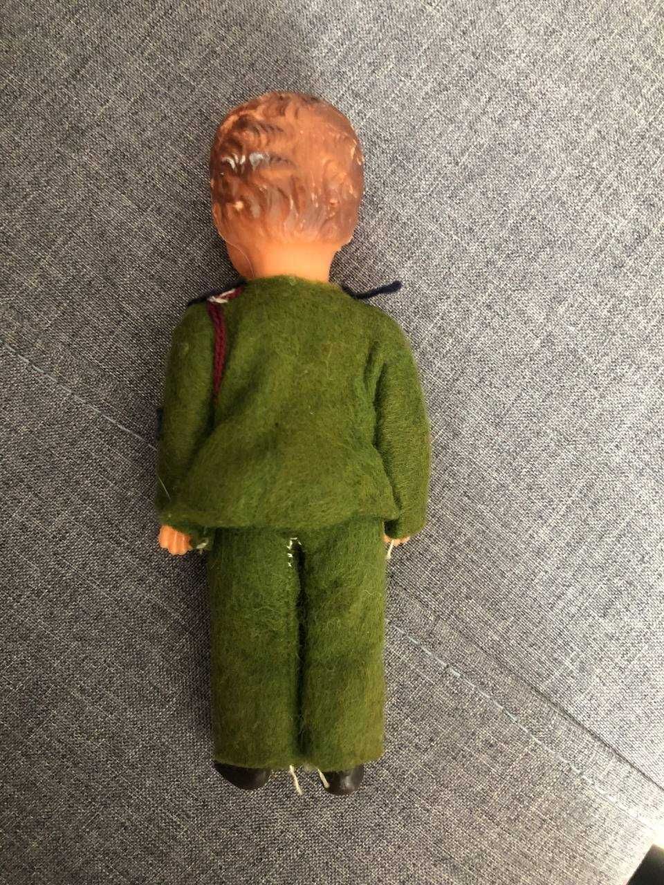 Вінтажна іграшка лялька хлопчик у фетровому костюмі вінтаж ГДР