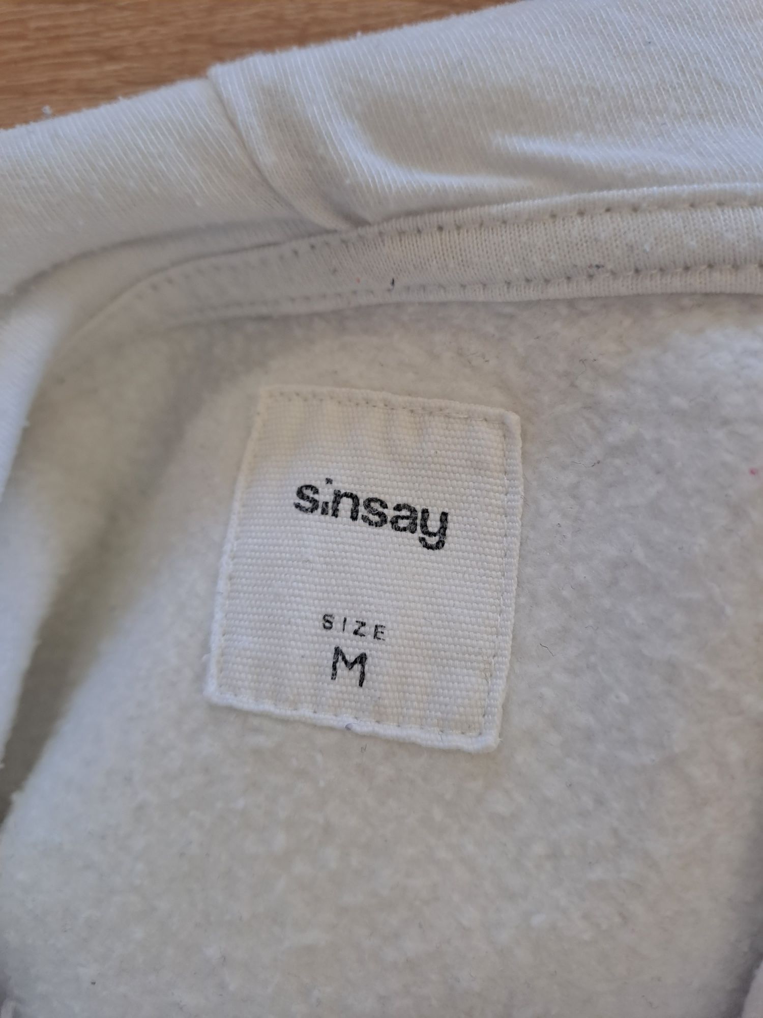 Bluza damska biała z kapturem i nadrukiem, Sinsay, rozmiar M