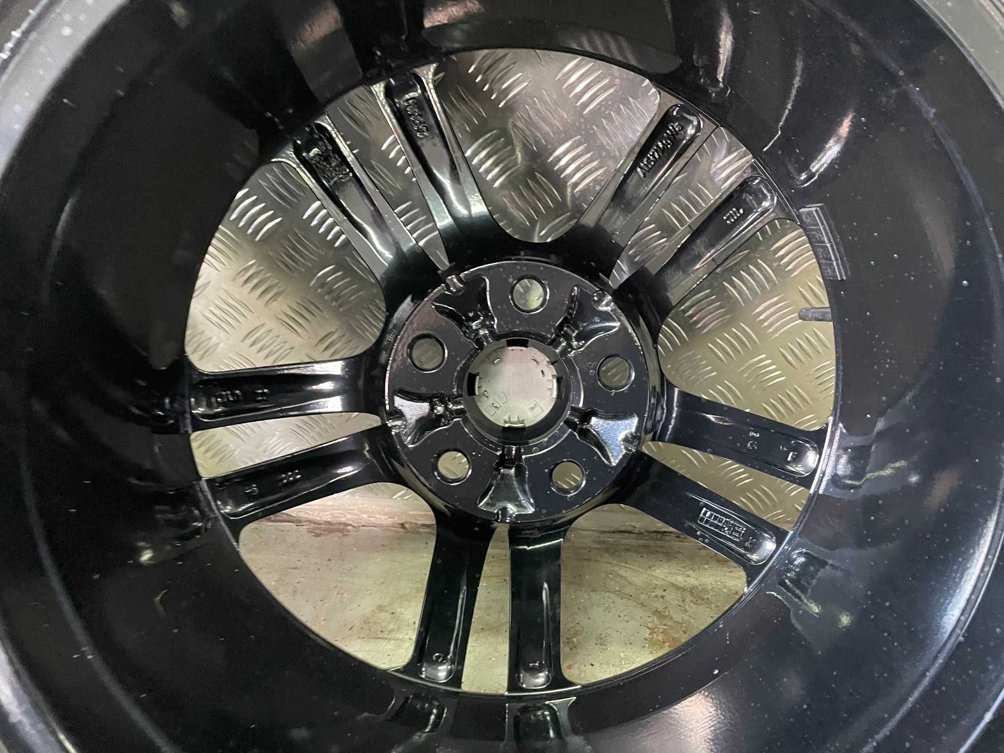 Koła Opel Insignia 8x18 Et42 5x120 245/45R18 Adax Koźle