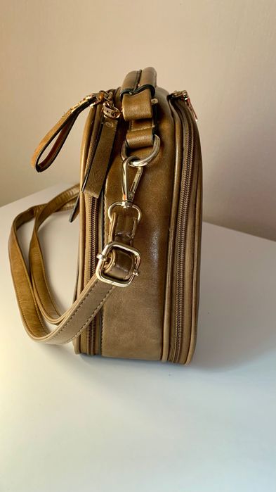 Сумка-чемодан з кожзаму