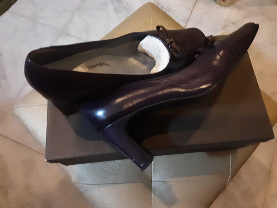 Sapatos pele tamanho 36 pouco uso