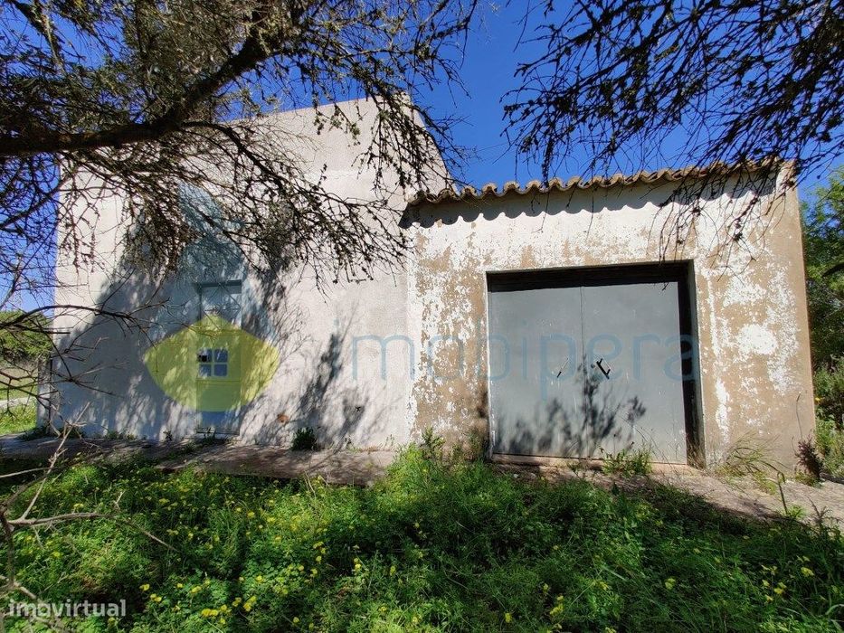 Terreno com Casa com 11.950 m2 - Armação de Pêra - Sítio da Valim