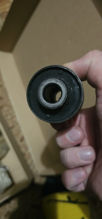 Сайлентблок genesis седан