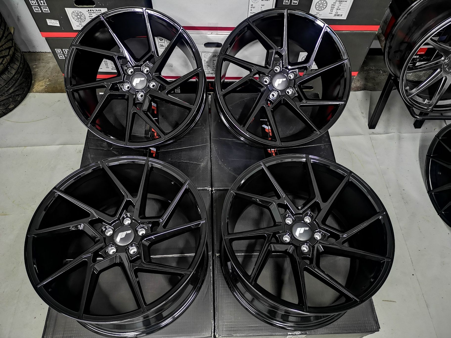 Felgi Japan Racing JR33 20" 10" 20x10 ET25 5x112 Audi A5 S5 RS5 i inne