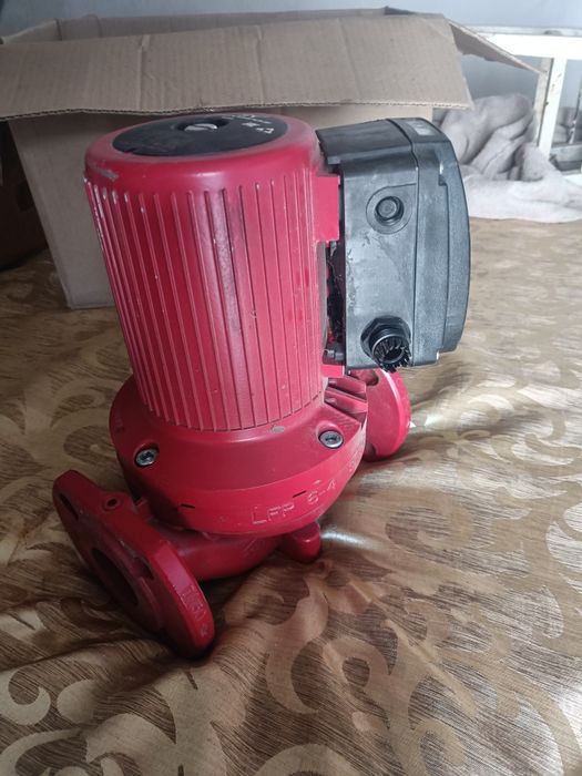 Продам циркуляційний насос Grundfos ups 50-180 F