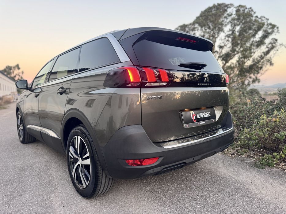 PEUGEOT 5008 1.5 hdi ALLURE 2019 full extras garantia 18 meses