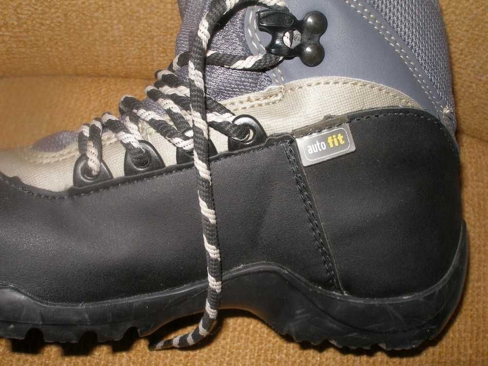 Ботинки лыжные 38. (24см). Solomon  Waterproof.