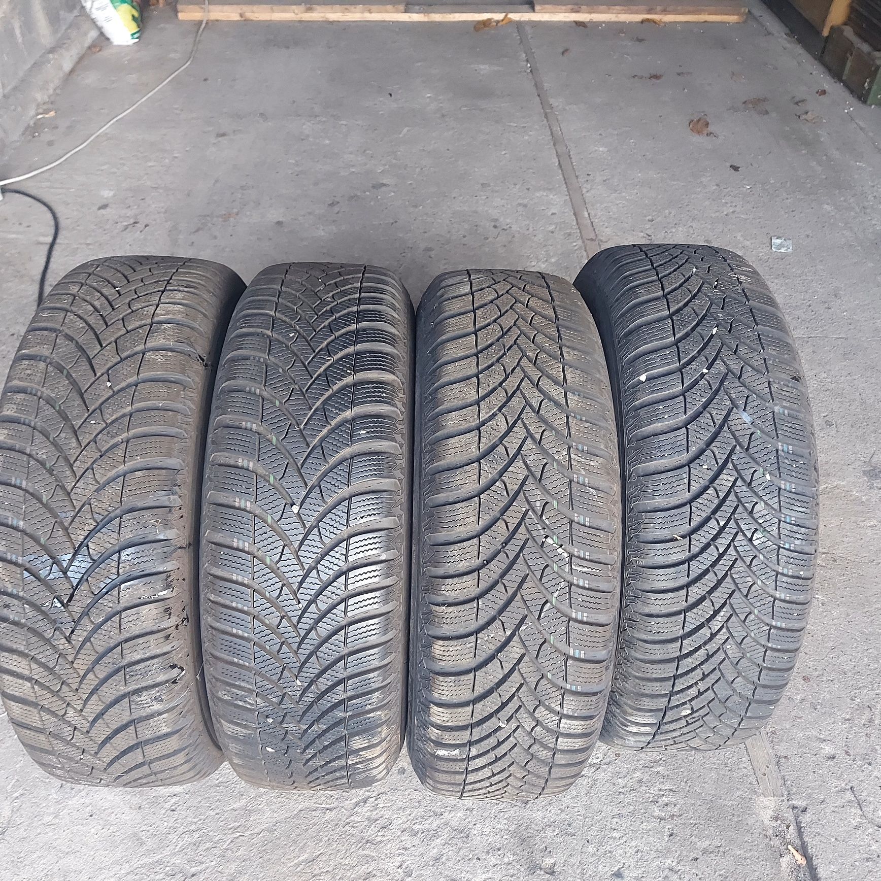 Opony zimowe Semperit z felgami 195x65 R15