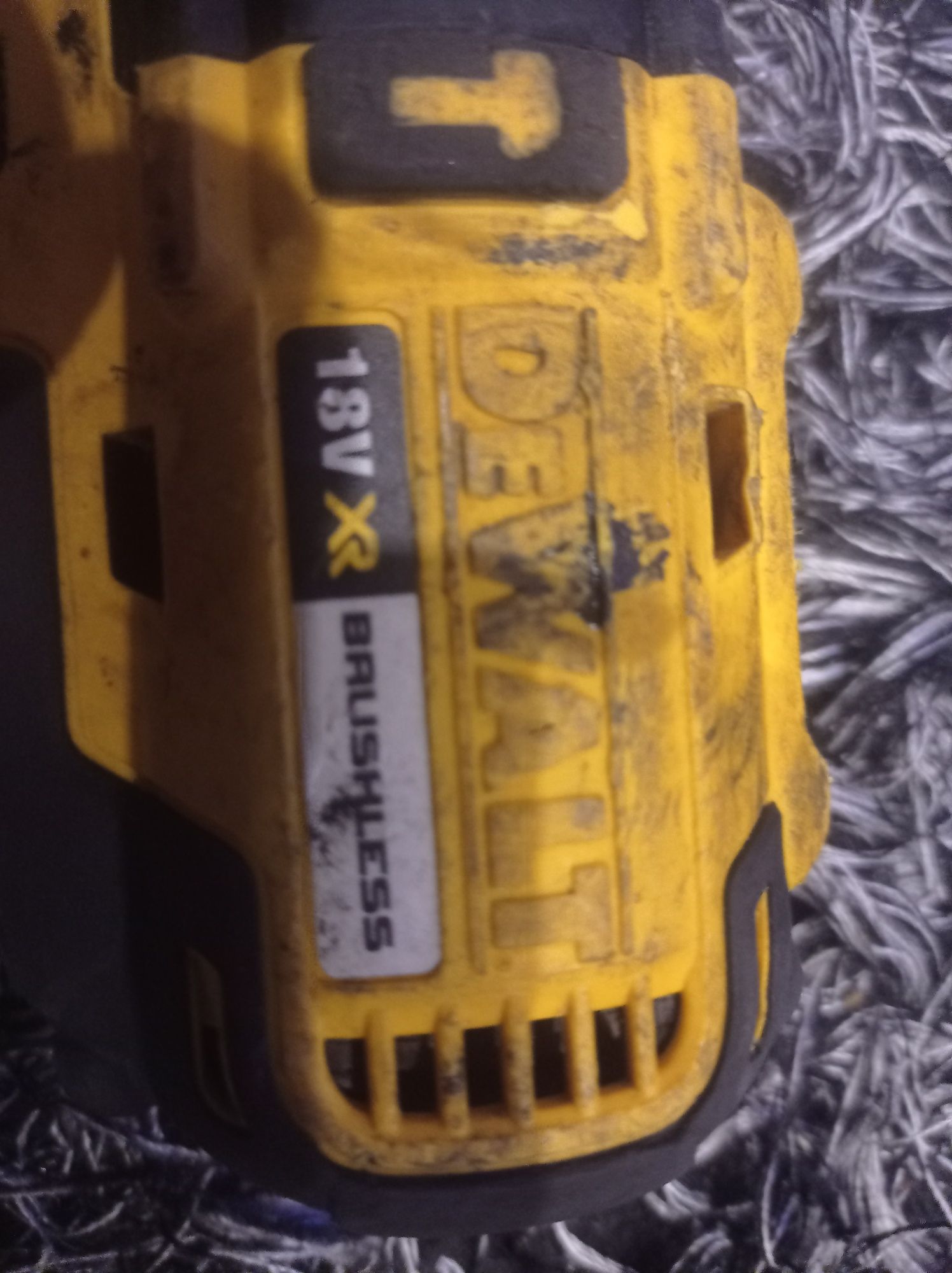 Dewalt dcd 778 .