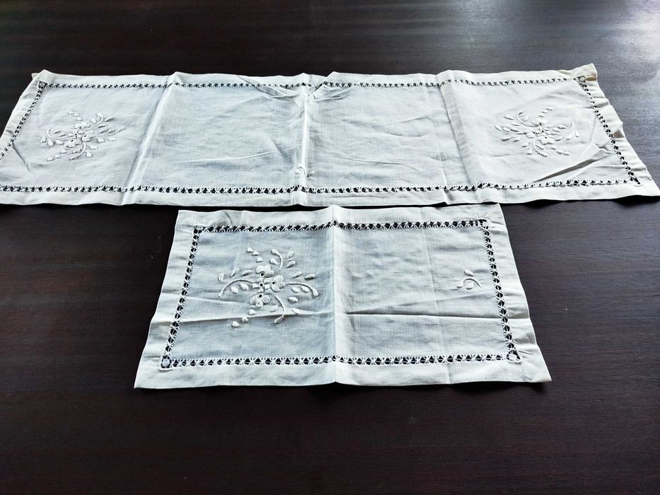 Dois panos bordados