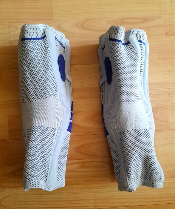 Бандаж Bauerfeind для стабілізації коліна GenuTrain P3 ортез