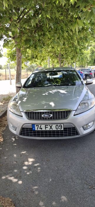 Ford Mondeo de 2008 com 199 000 km.