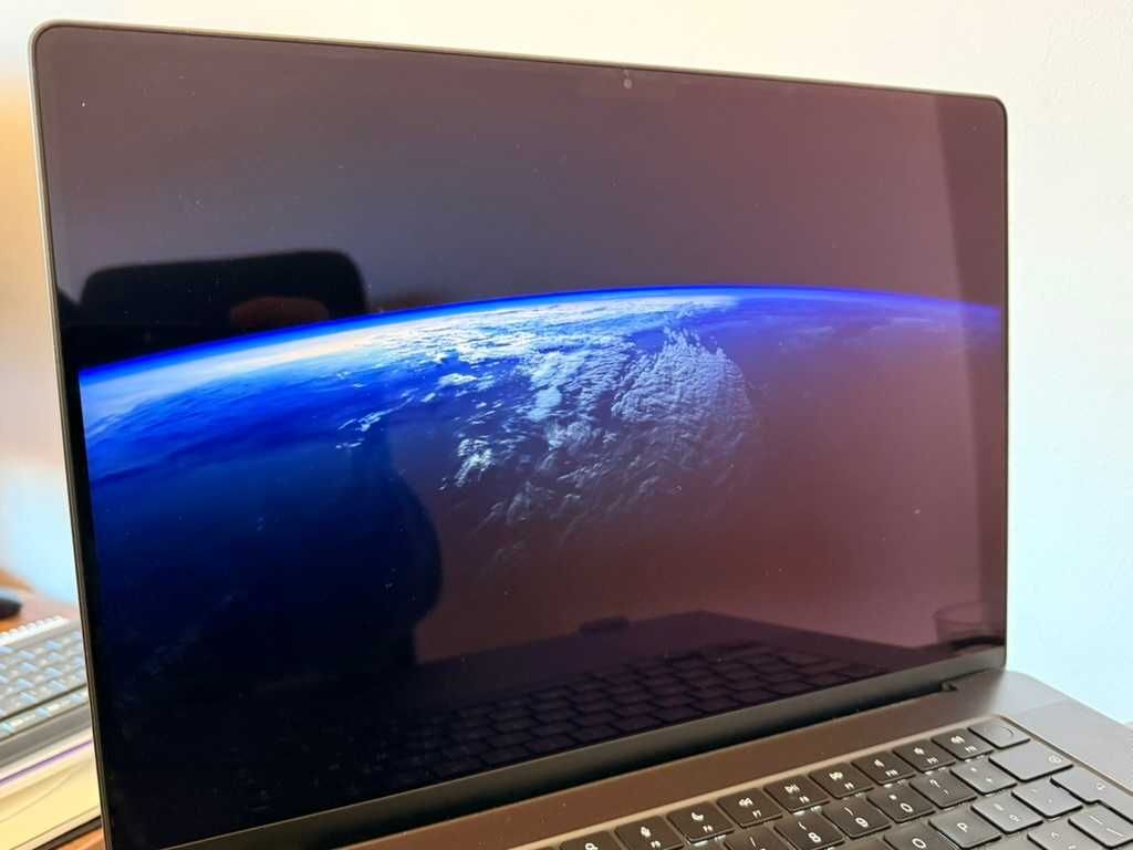 MacBook Pro M3 Max 16" com CPU 14 cores e GPU 30 cores - 36G - 1GB SSD