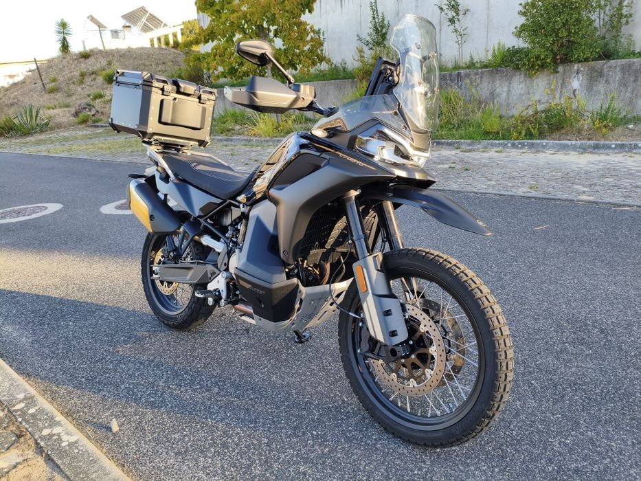 Cfmoto MT-X 800 Preta