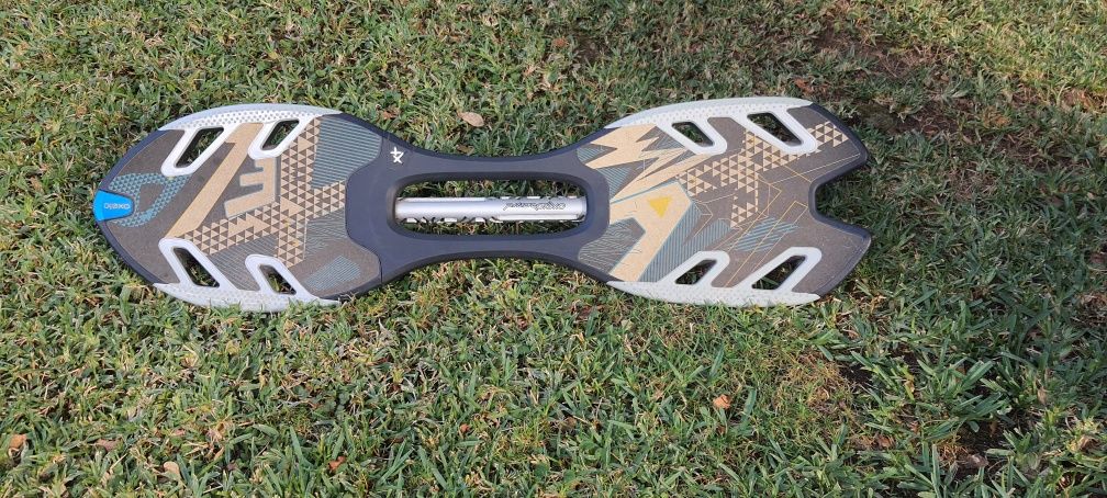 Skate com rodas em bom estado