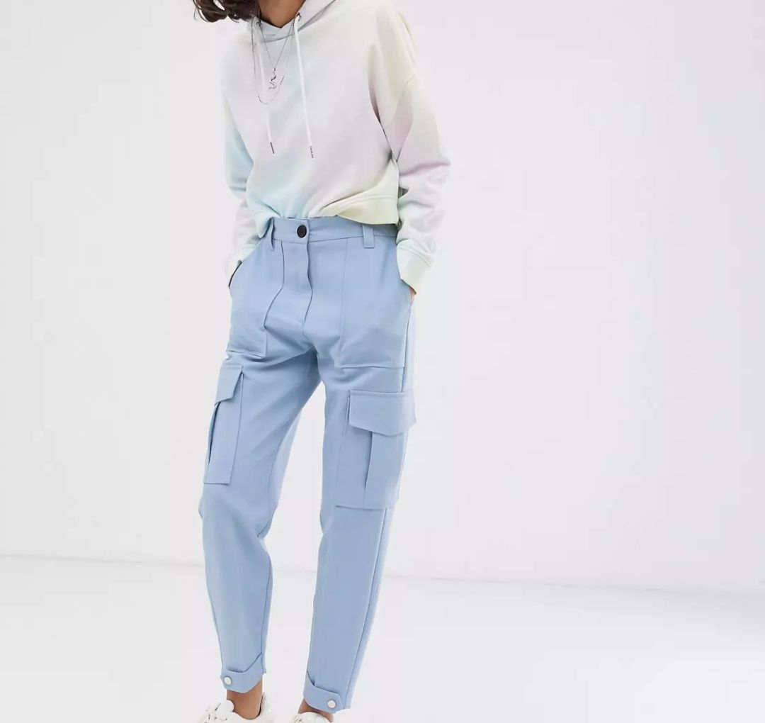 Bershka – Błękitne spodnie z mankietami i kieszeniami  38