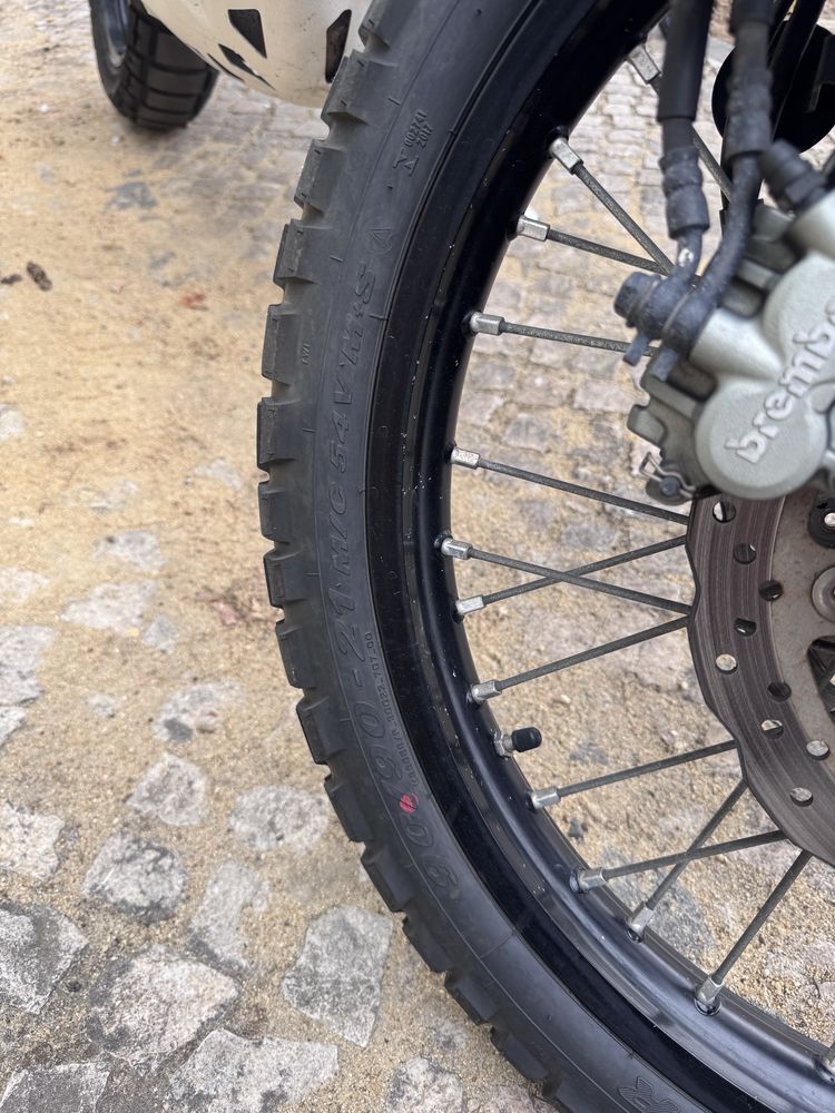 Pneu Pirelli rallye str