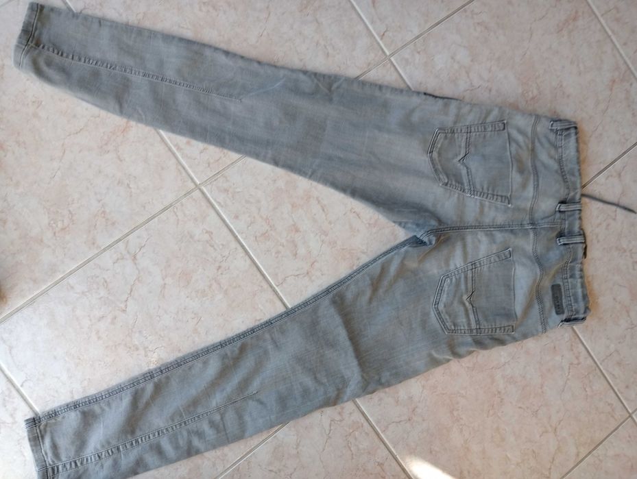 Calça de ganga marca Diesel