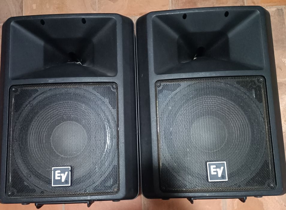 Par de colunas ELECTRO-VOICE SX 100+ em bom estado.